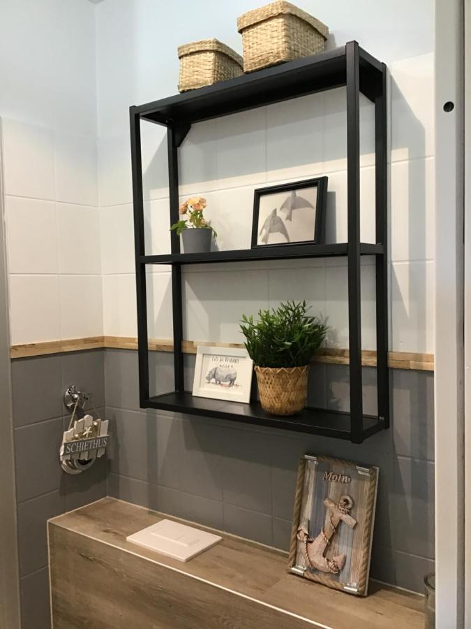 Liebevoll Eingerichtete Ferienwohnung Luettje Koje Dornum Exteriér fotografie